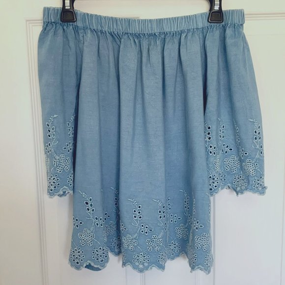 D&Kade Eyelet Chambray Off-the-Shoulder Blouse - Picture 1 of 3
